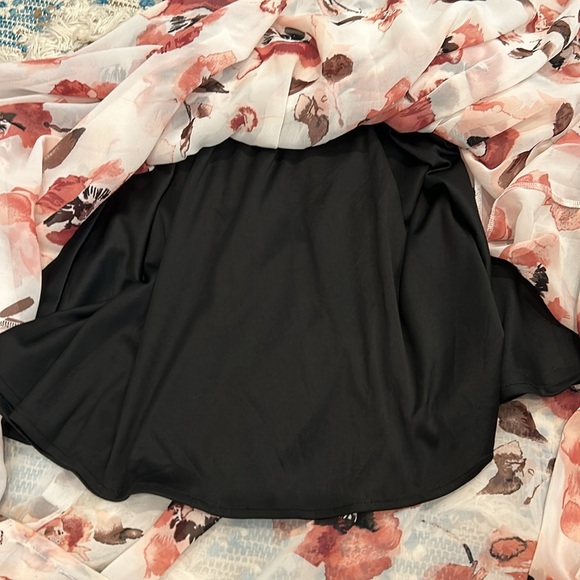 Bandage Dress with Chiffon Poppy Print - Picture 4 of 6